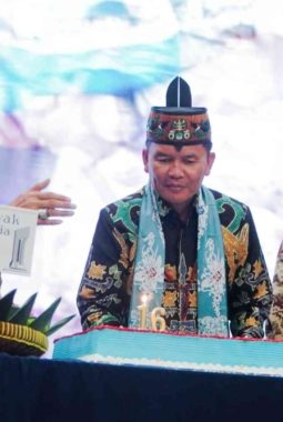 Gerdayak Indonesia Rayakan HUT ke-16, Gubernur Kalteng Tekankan Persatuan dan Perlindungan UMKM